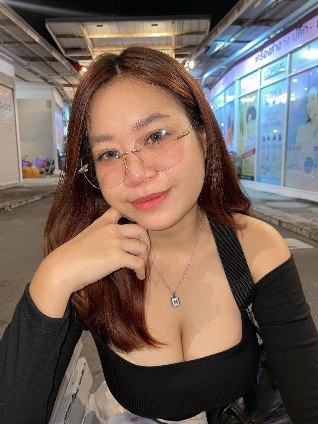 They’re Terbaru Indo! Trends That Make A Splash 2025 Viral Baru Sebuah Ciuman Tulus Di Depan Pintu